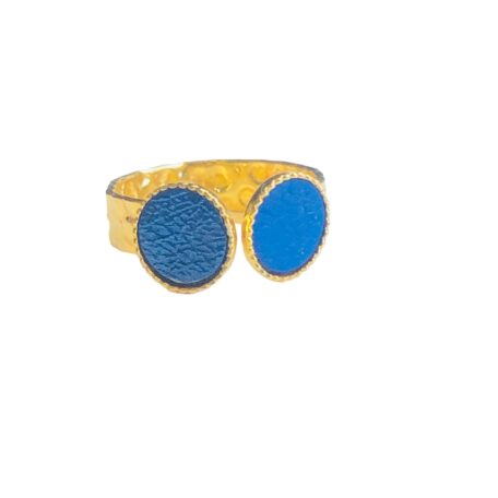 Bague martelée- BICOLORE- avec cuir libleu lapis-lazuli et bleu irisé-