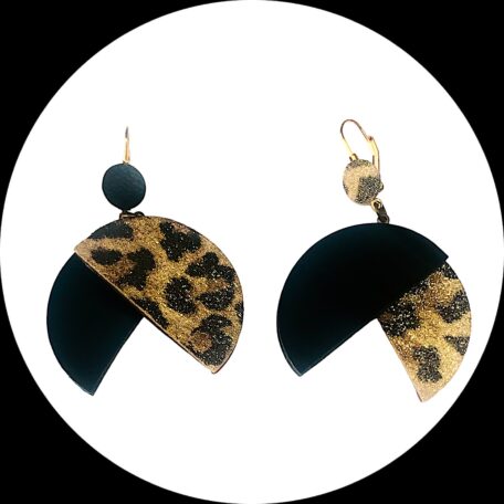 boucles d'oreilles - MAXI PENERA- en cuir noir verni et léopard pailleté- support dormeuses -1-