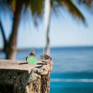 Boucles d’oreilles puces en cuir   -ACAPULCO-  Vert pomme