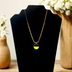 collier duo de cuir noir verni et jaune fluo-