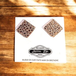 Boucles d'oreilles puces - KARREZ- cuir rose gold irisé grainé-